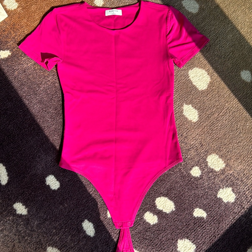 Babaton Contour Crew Shortsleeve Bodysuit